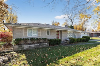 1712 W Pike St, Goshen, IN 46526