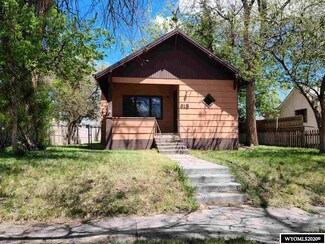 615 S 6th St, Douglas, WY 82633