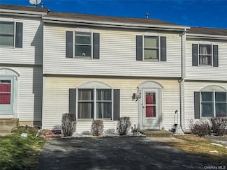 33 Muntz Ln, Garnerville, NY 10923