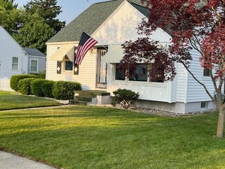 2756 Liberty Rd, Norton Shores, MI 49441