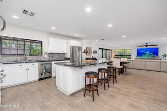 2712 E Mountain View Rd, Phoenix, AZ 85028