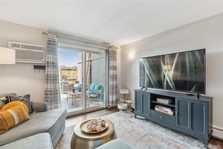 2835 S Monaco Pkwy Unit 1-103, Denver, CO 80222