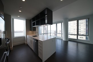 555 10th Ave Unit 18A, New York, NY 10036