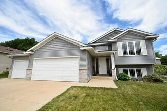 622 7th St SW, Pine Island, MN 55963