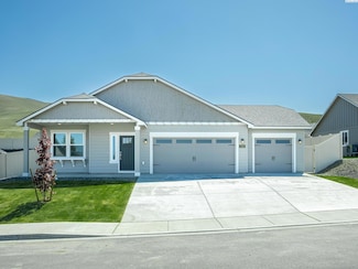 1580 SW Kelandren Dr, Prosser, WA 99350