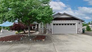 1180 Highlands Dr Unit 4, Eagle Point, OR 97524