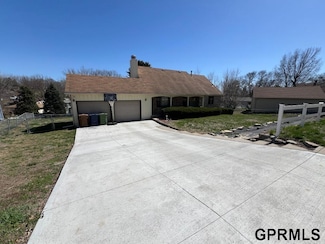 103 Caldor Dr, Bellevue, NE 68005