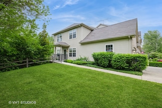 2686 Cobblestone Dr, Crystal Lake, IL 60012