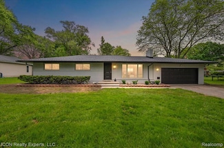 28400 Kendallwood Dr, Farmington Hills, MI 48334