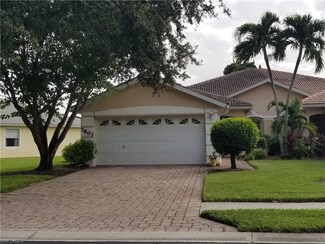 7803 Berkshire Pines Dr, Naples, FL 34104