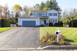 97 Hidden Oaks Dr, Colchester, VT 05446
