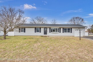 49 Western Dr, Howell, NJ 07731