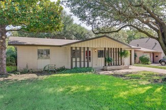 828 Greenhaven Dr, Richardson, TX 75080