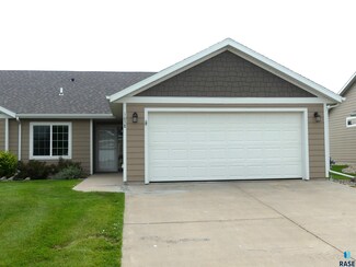 1038 N Lalley Ln, Sioux Falls, SD 57107