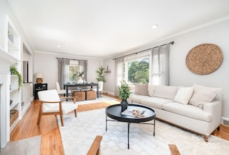 931 Hickory Nut St, Charlotte, NC 28205