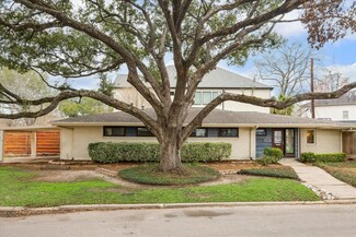6825 Bellgreen Dr, Houston, TX 77030