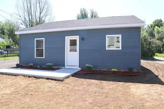 23 Milburn St, Skowhegan, ME 04976