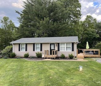 360 Rakes Rd, Rocky Mount, VA 24151