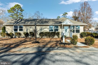 24 2nd St, Franklinville, NJ 08322