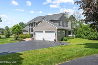 19 Blue Jay Way, Rexford, NY 12148