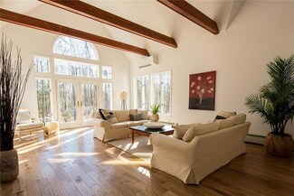 137 Wildes District Rd, Kennebunkport, ME 04046