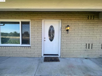 35 Fountainhead Ct, Martinez, CA 94553