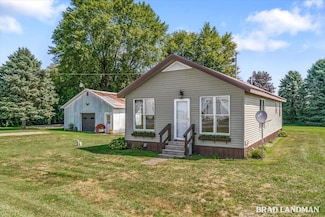 2055 2nd St, Shelbyville, MI 49344