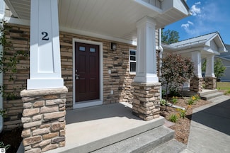 1554 Simsbury St Unit 2, Traverse City, MI 49686