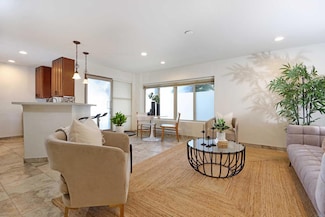 935 Genter St, La Jolla, CA 92037
