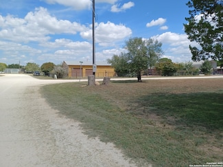 264 Siesta Dr, Bandera, TX 78003