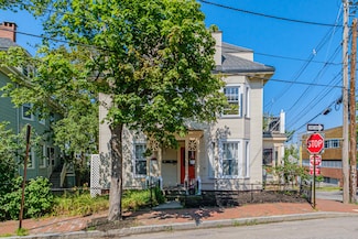3 Crescent St, Portland, ME 04102