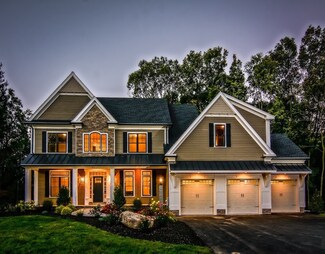 52 Oak Hill Rd, Fayville, MA 01745
