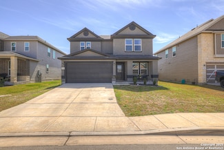 417 Briarfield Dr, Seguin, TX 78155