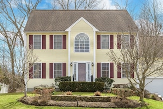 36 Pinnacle Dr, East Walpole, MA 02032