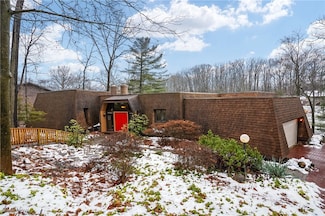 1376 Mockingbird Dr, Kent, OH 44240