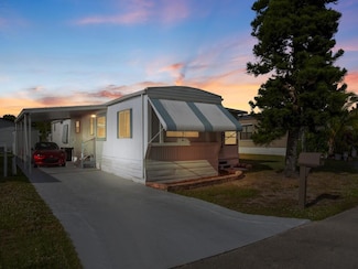 10 Desoto Ln, Port Saint Lucie, FL 34952