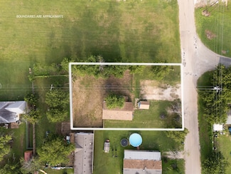 198 E 4th St, Crawford, TX 76638