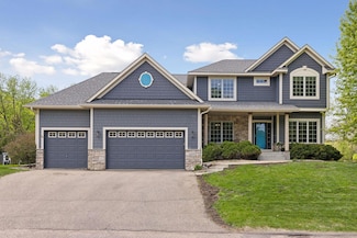 6620 Treetop Rd, Chanhassen, MN 55317