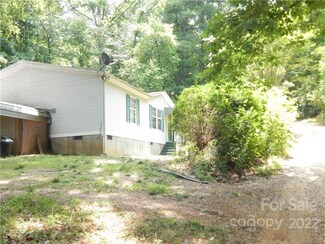 99 Windwood Hill Rd, Hendersonville, NC 28739