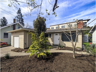 1917 SE 51st Ave, Portland, OR 97215