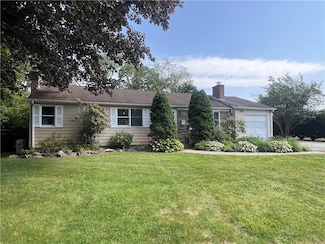 90 Landis Dr, East Greenwich, RI 02818