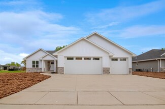 3581 E Hank Ave, Ashwaubenon, WI 54115