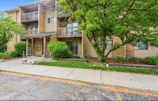 633 Virginia Rd Unit 214, Crystal Lake, IL 60014