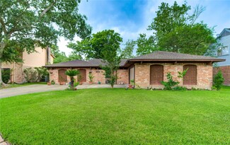 3711 Glenmeade Dr, Houston, TX 77059