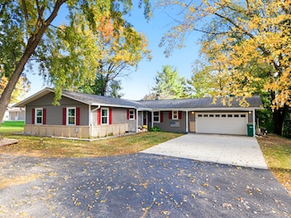 404 Willow Dr, Belvidere, IL 61008