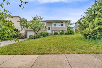 9113 Sycamore Dr, Hickory Hills, IL 60457