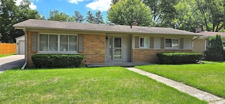 209 Gladys Ave, Fox River Grove, IL 60021