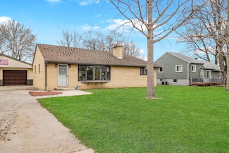 253 Michigan Dr, Elk Run Heights, IA 50707