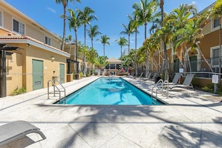 2861 NE 185th St Unit 302, Miami, FL 33180