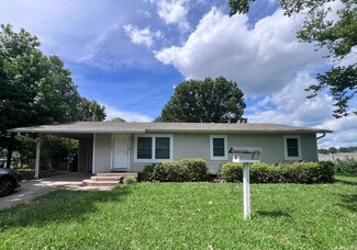 1506 Hardy St, Conway, AR 72034